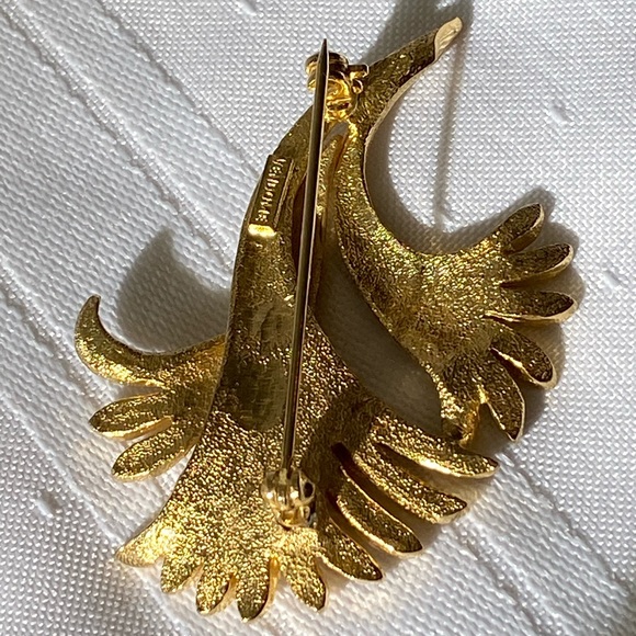 Vintage Designer Vendome Flower Gold Tone Brooch Pin - Picture 12 of 16